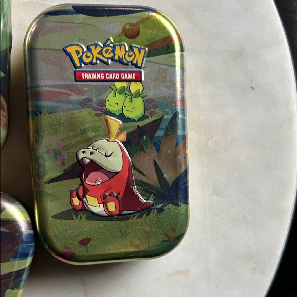Pokemon Green and Red Galarian Pokémon Mini Tin