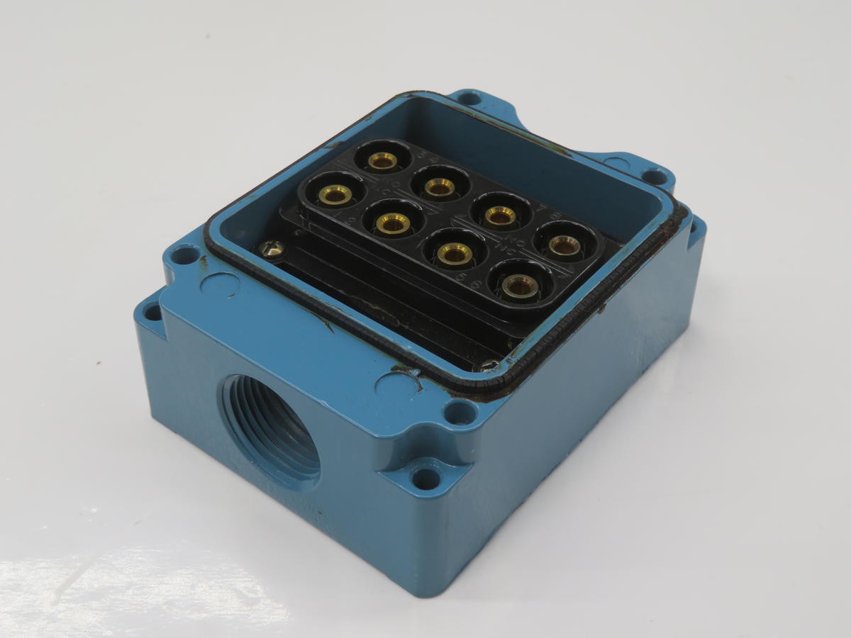 HONEYWELL 18PA3 SEALED MOUNTING RECEPTACLE FITS MICRO SWITCH T231790