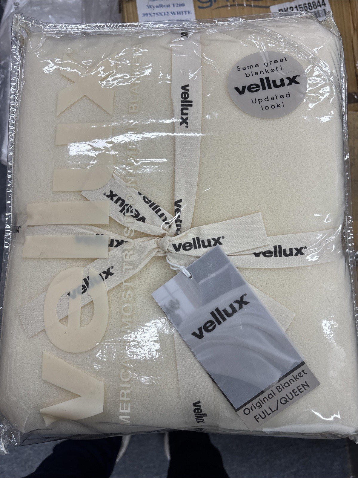 Full/Queen  Vellux Original Bed Blanket Ivory BRAND NEW FACTORY SEALED BEAUTY !!