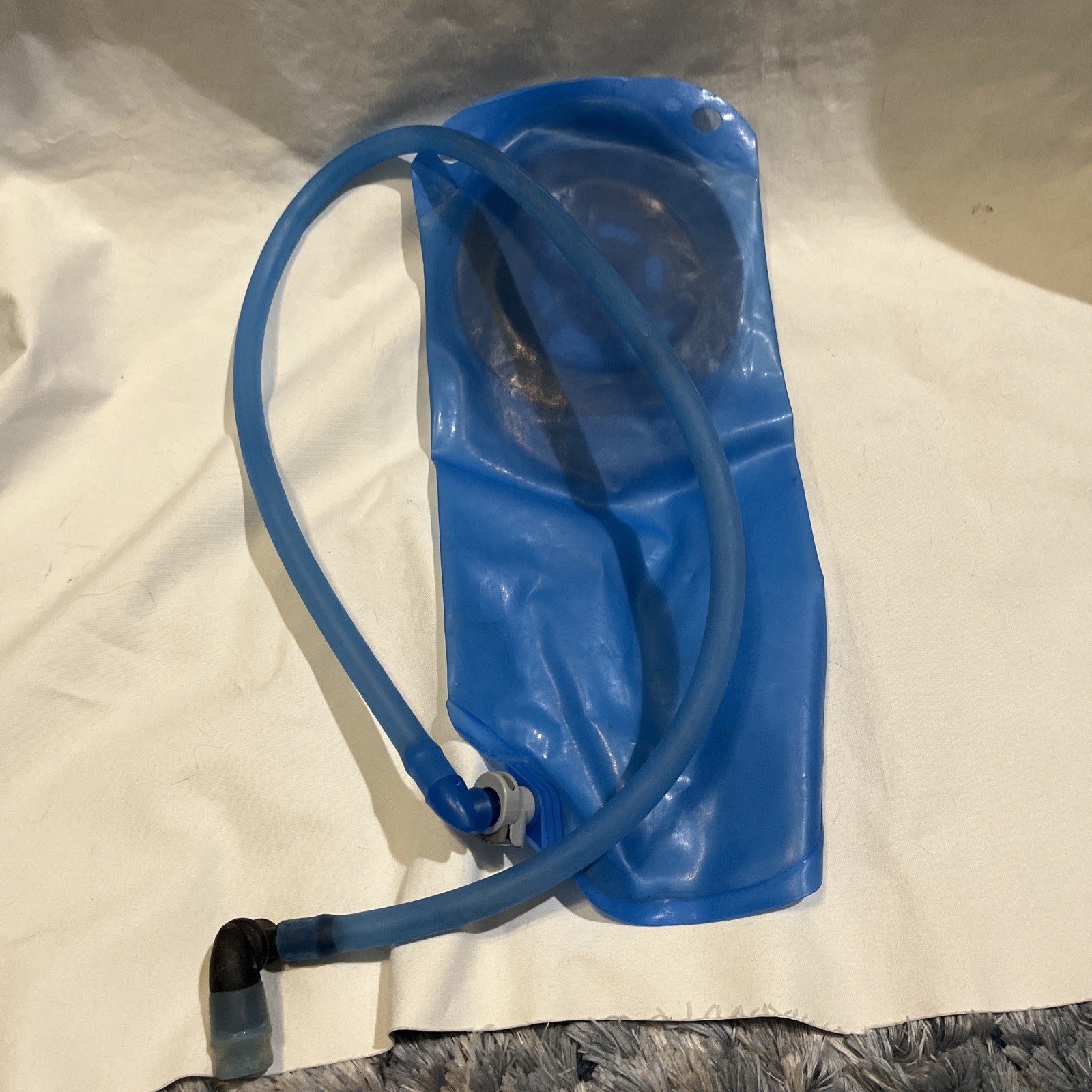 Blue Camelback Rogue Hydration Backpack-with Bladder 2liter