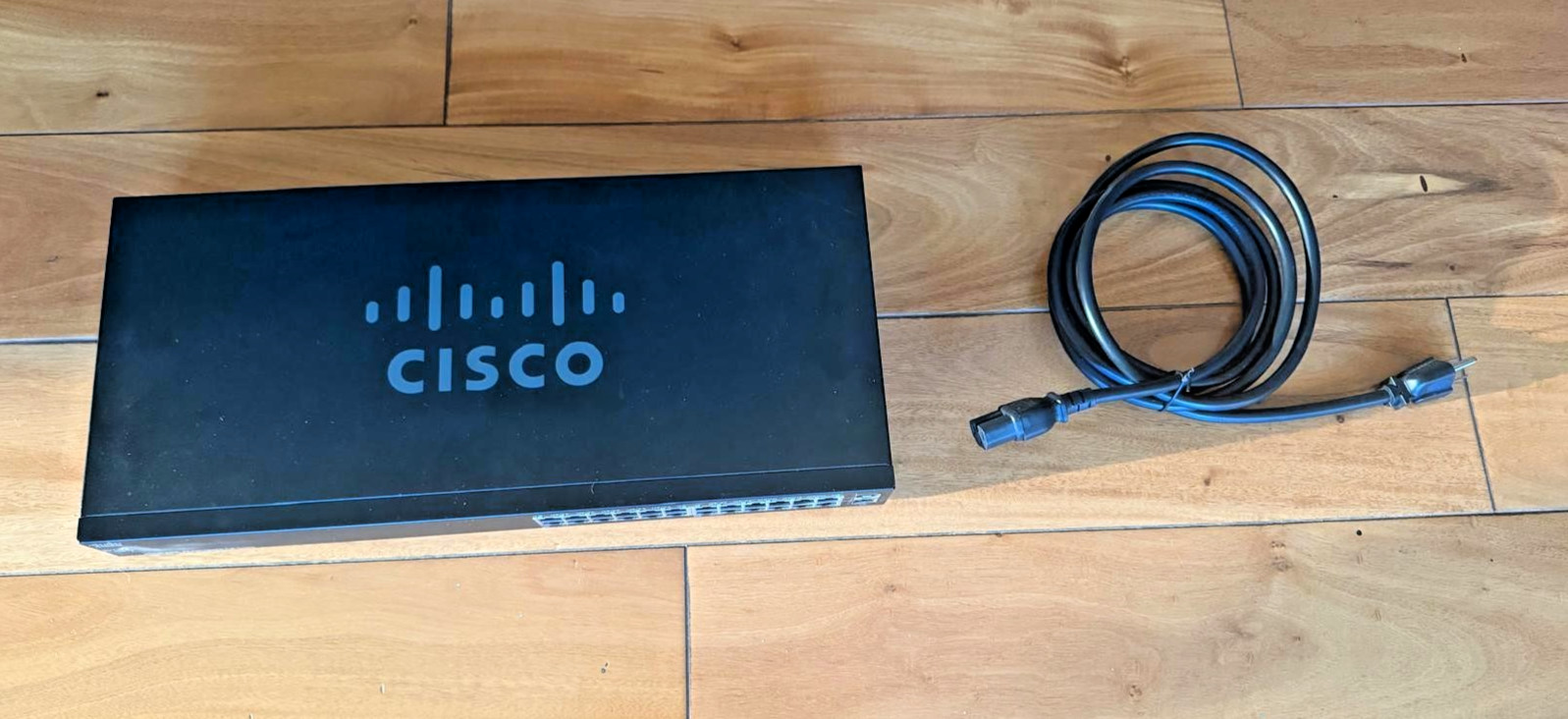 Cisco  SG110-24HP  24-Port Gigabit Ethernet PoE Switch (100W Unmanaged)
