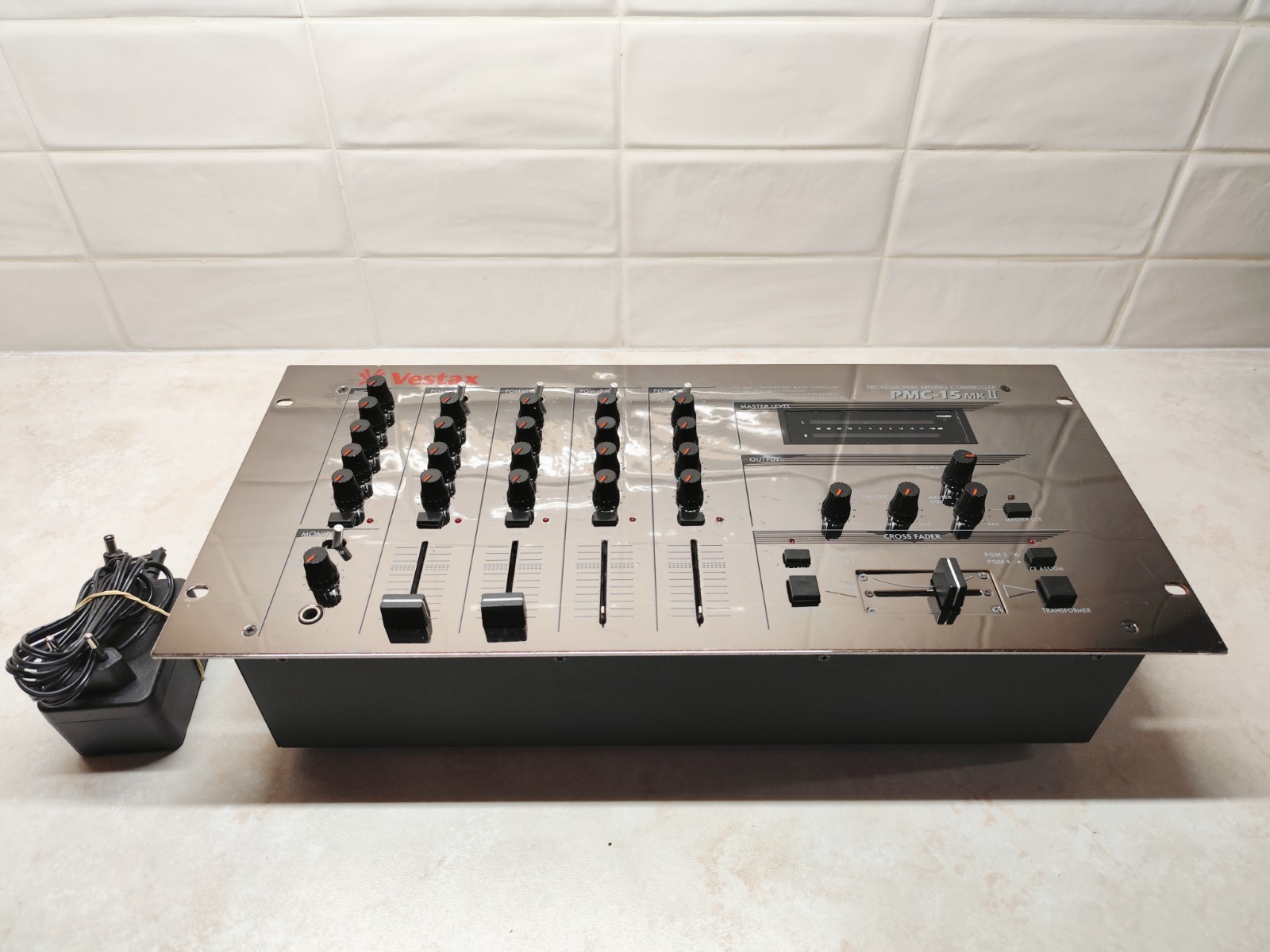 VESTAX PMC-15 MkII Professional Mixing Controller Old School DJ Mixer w/ Charger