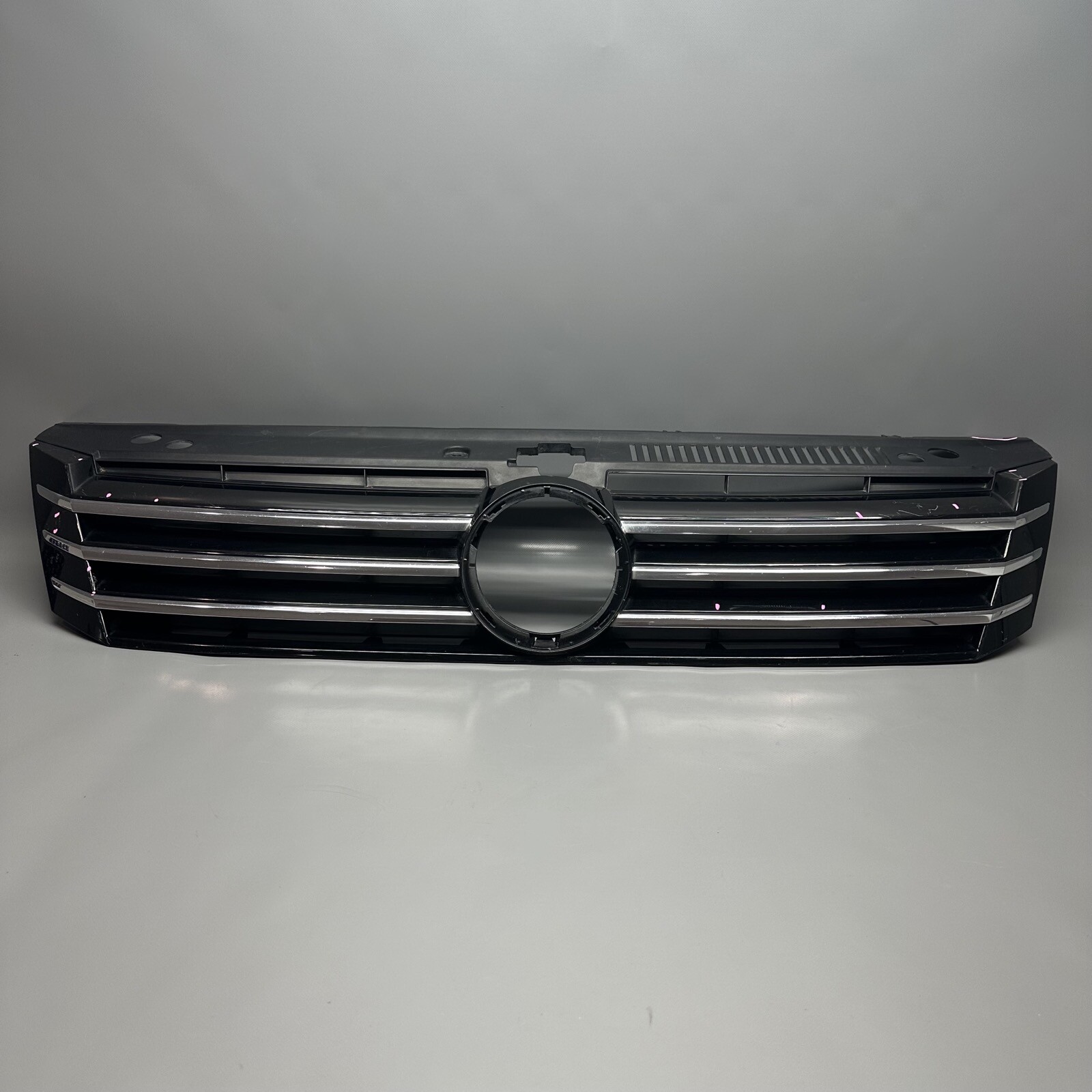 VOLKSWAGEN PASSAT GRILLE 2016 2017 2018 OEM 561853653A