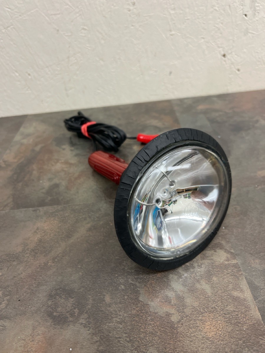 VINTAGE SAFCO HANDHELD SPOTLIGHT RED SPARKLE. WORKS GREAT (WBP014227)