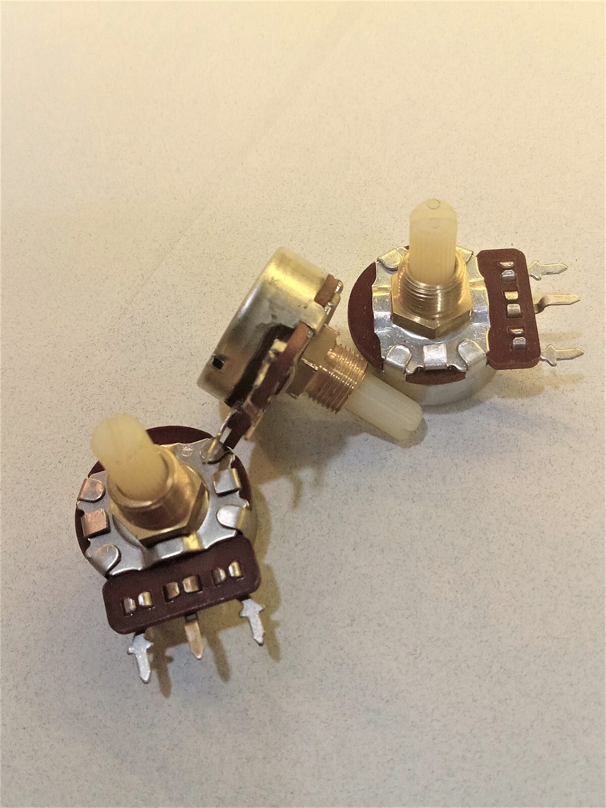 CTS 15K Ohm linear spec D 15/16 potentiometer variable resistor PC term lot of 4