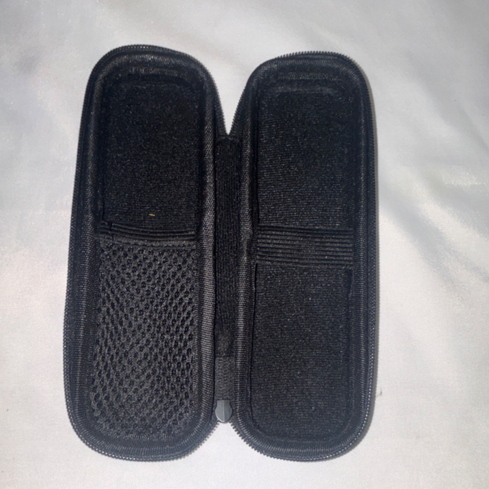 VOMELON Black Pointer Remote Control with Carrying Case