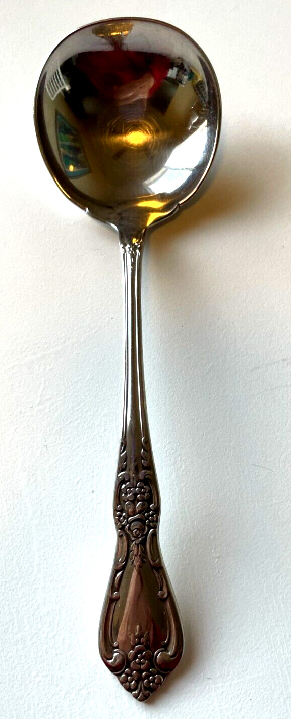 Distinction Deluxe Oneida Raphael Gravy Ladle