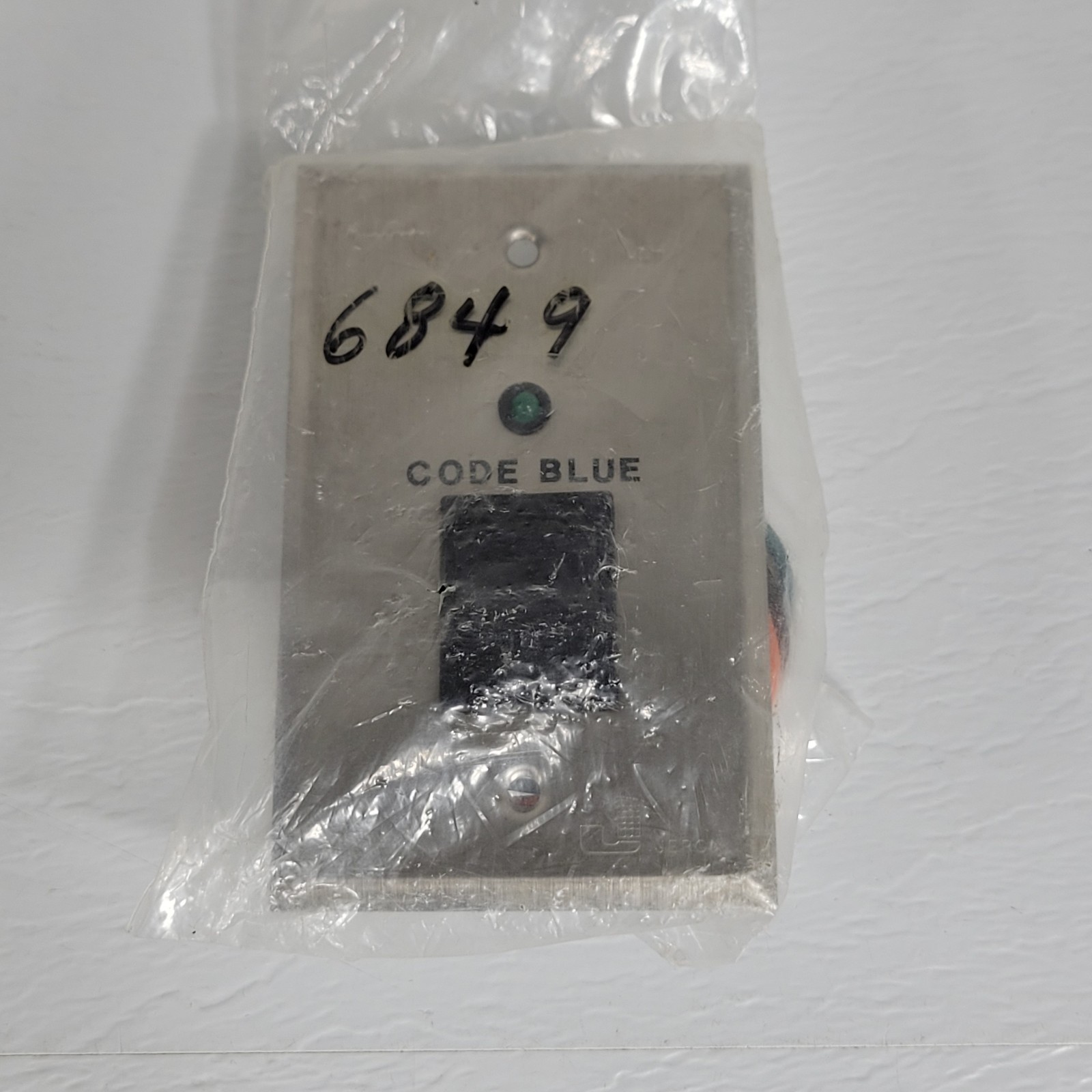 Jeron Code Blue 2-Position Flip Switch With Illuminating Light 6849