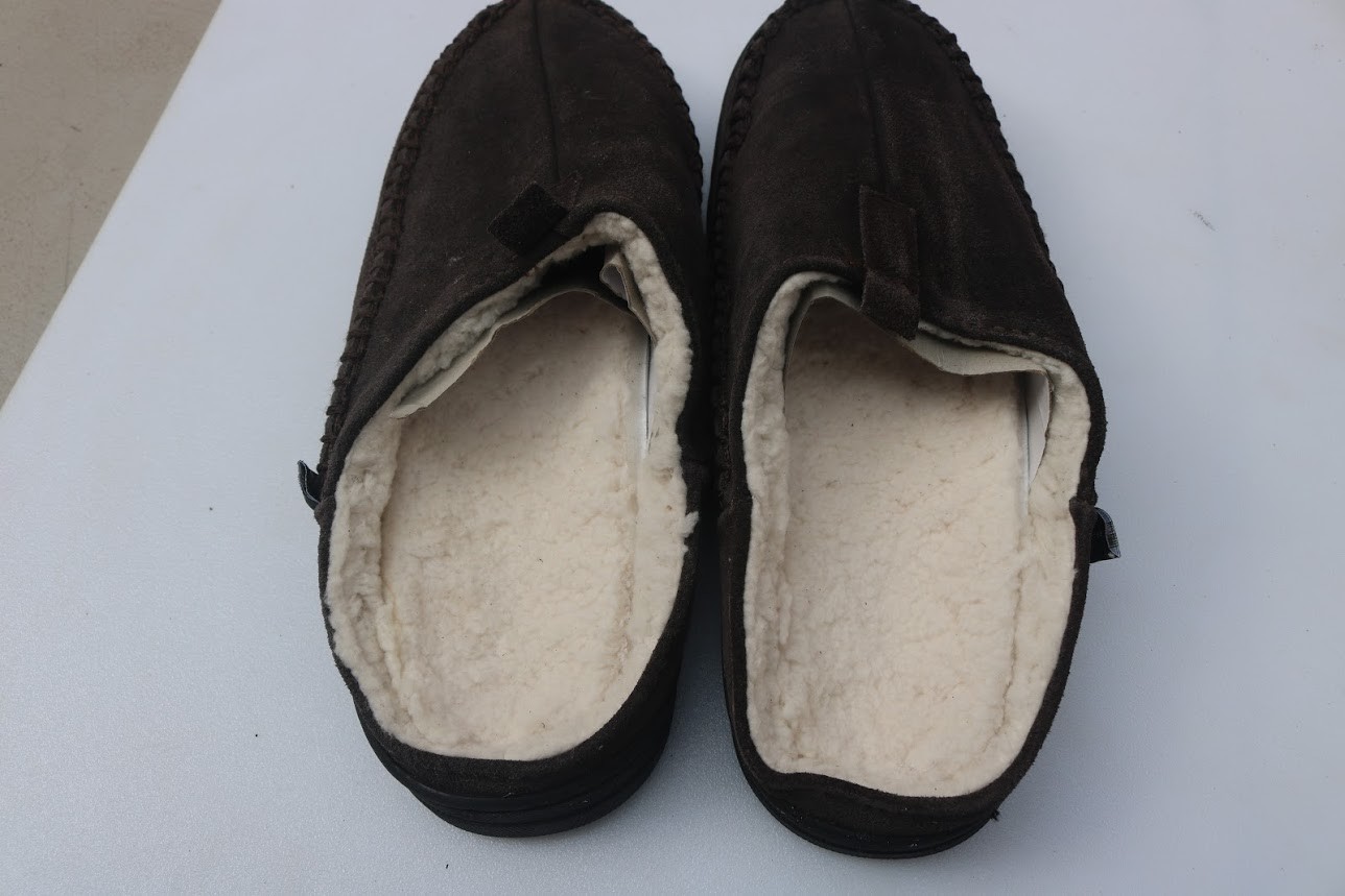 Goldtoe Premier Men's Slippers Brown Suede Memory Foam Size 7