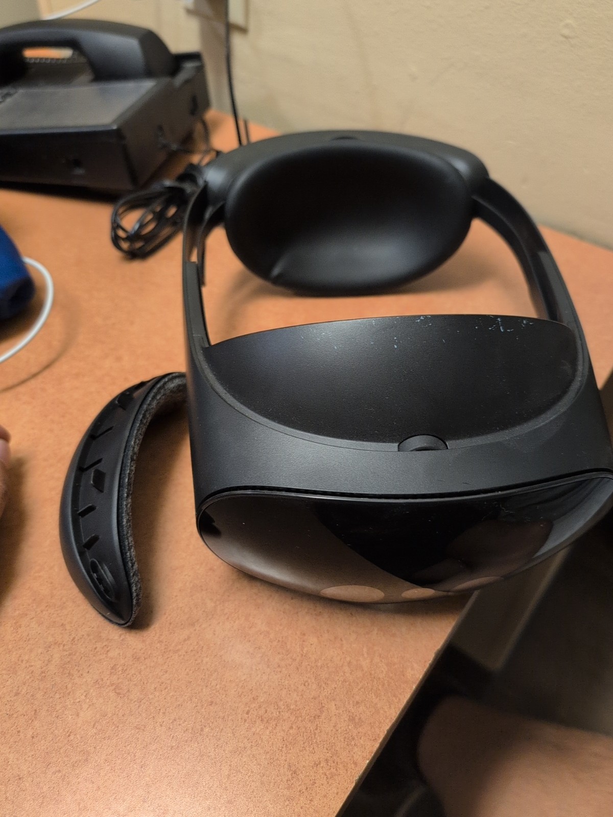 Meta Quest Pro VR 256GB Headset ONLY ( SOLD FOR PART OR REPAIR ONLY )