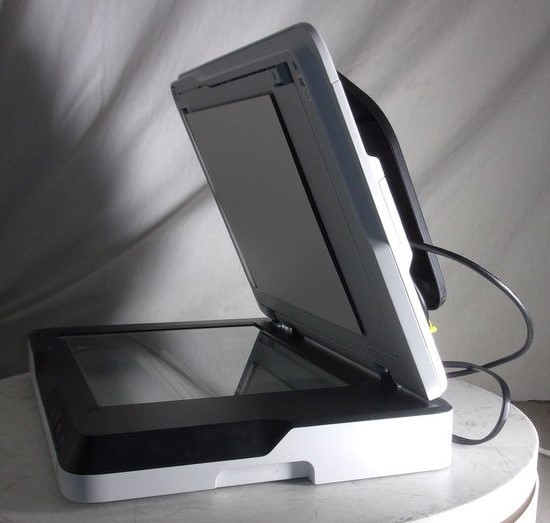 EPSON DS-1630 J411B Flatbed Color Document Scanner