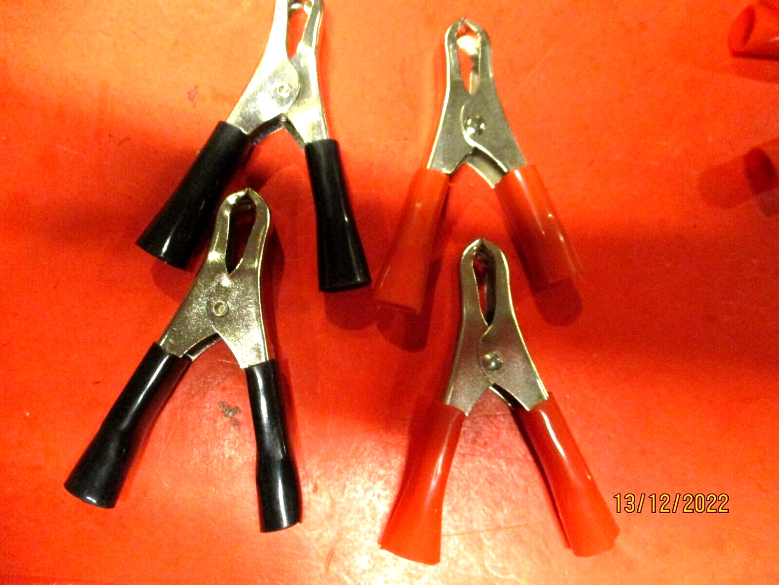 30A Heavy Duty Crocodile Clips-- -w/ Insulated Handles--LOT OF -4