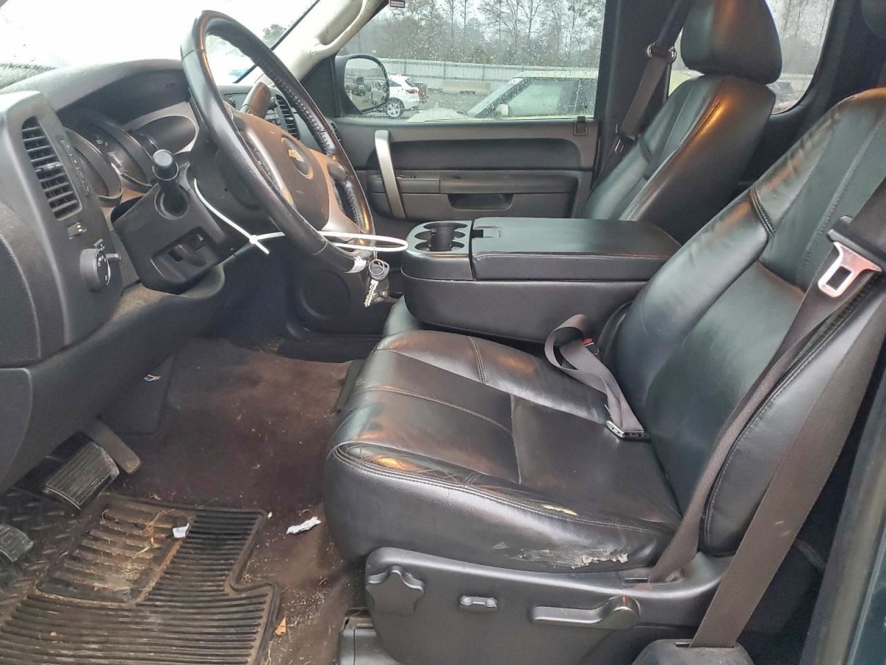 SILVRDO15 2012 Glove Box 4946221