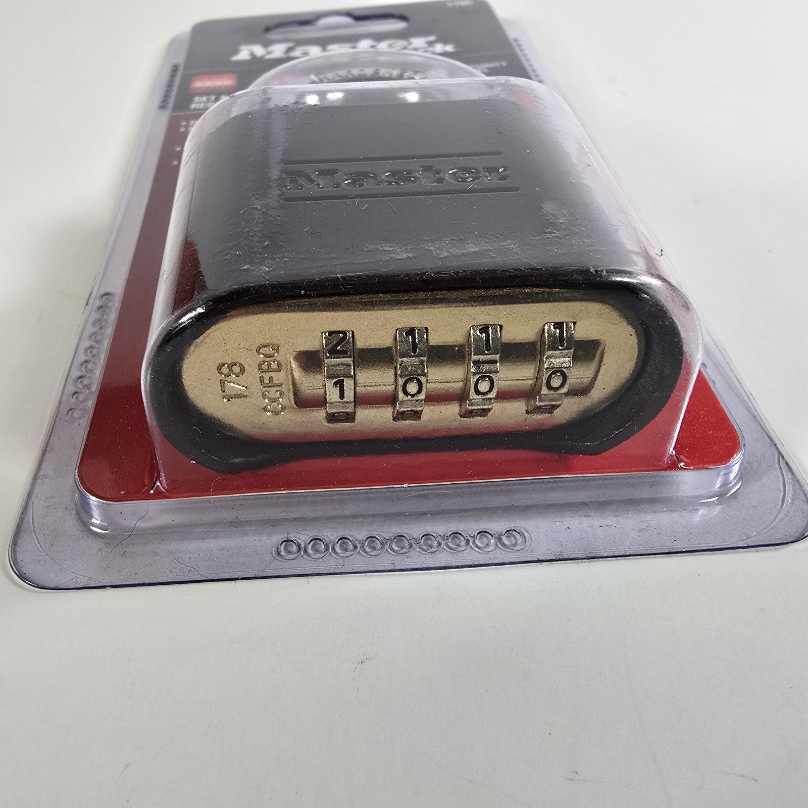 Master Locks 178D Combination Solid Body Padlock Set And Reset - Black