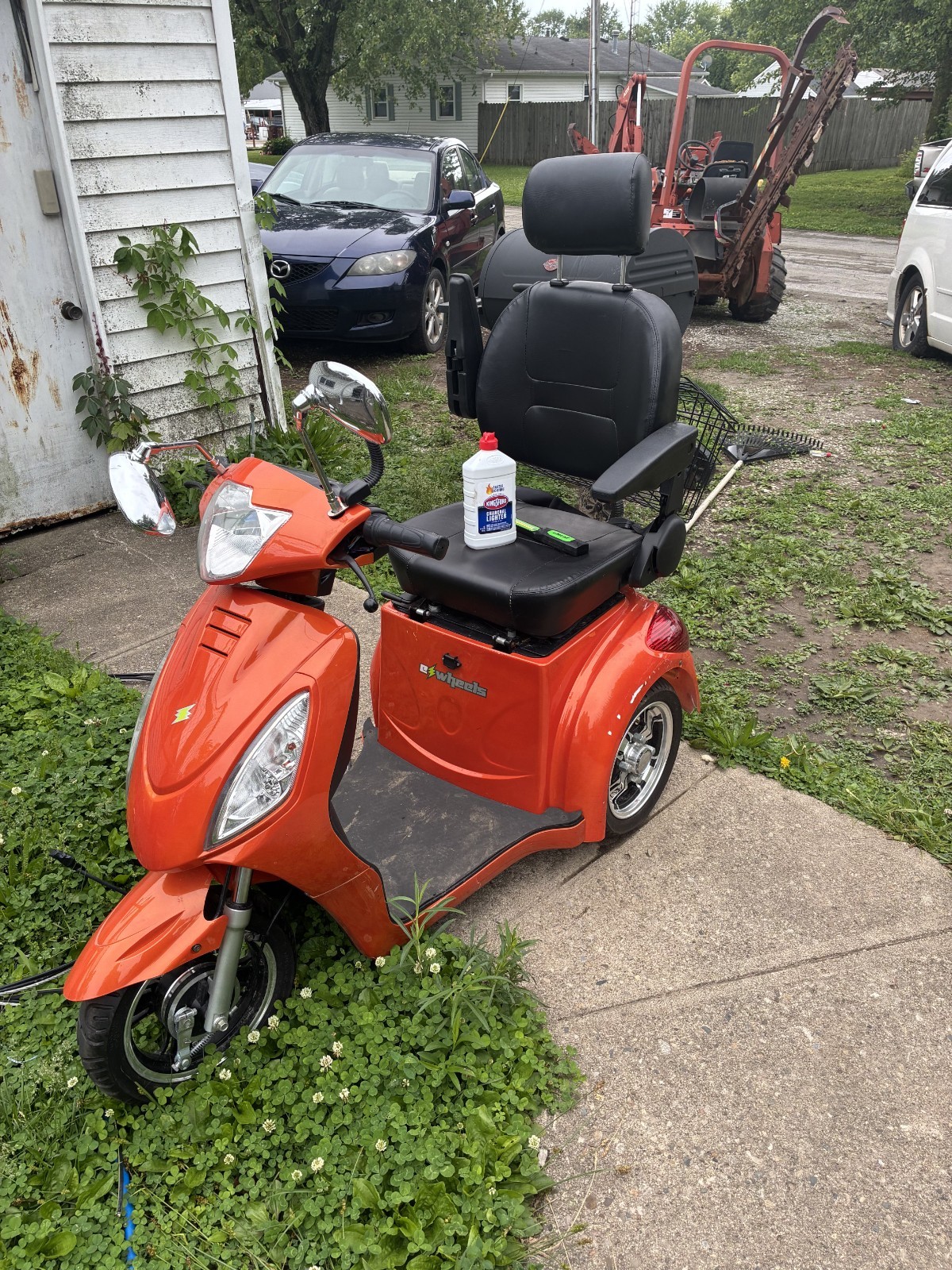 Mobility scooter trike red with alarm system and led headlights