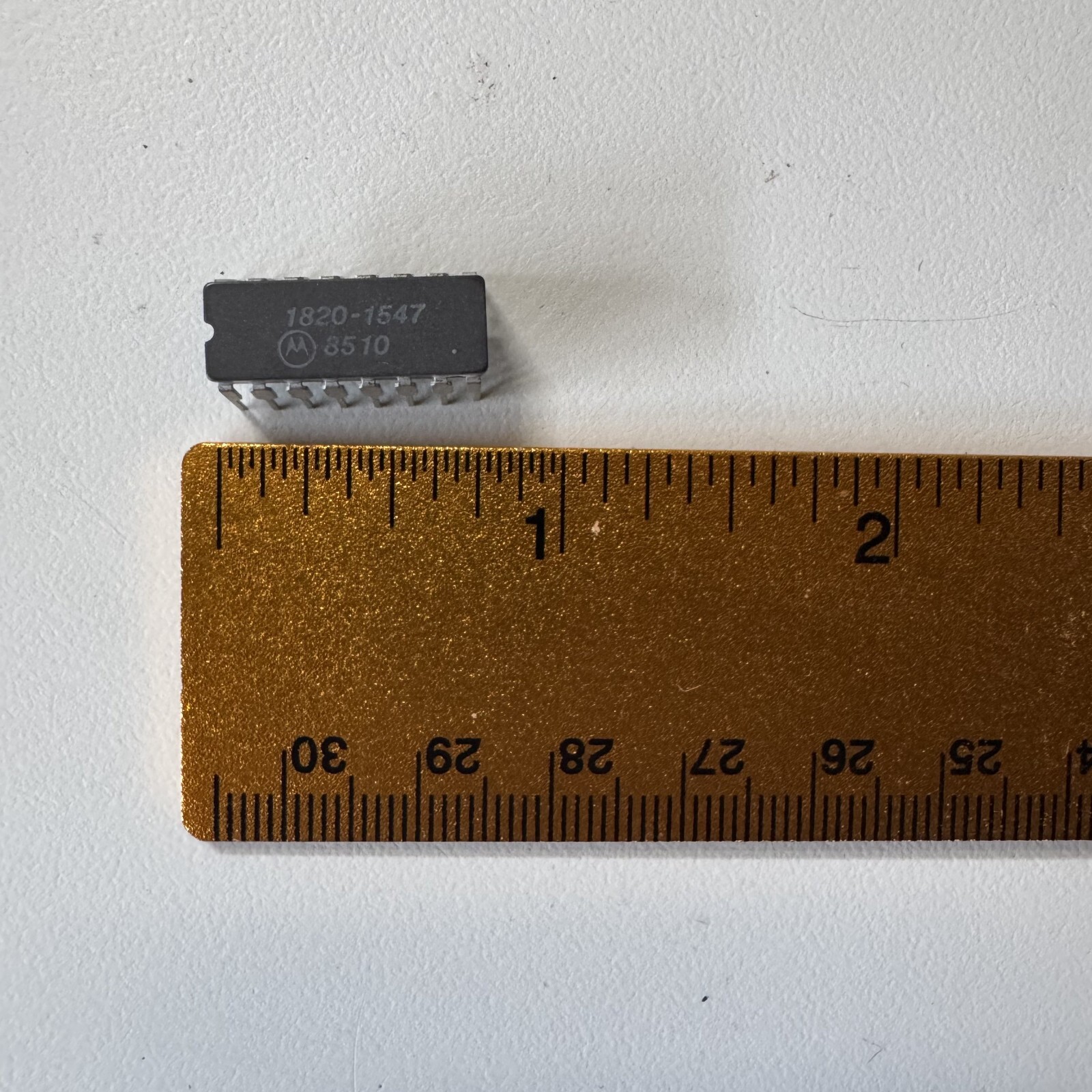 HP / AGILENT 1820-1547 integrated circuit ic