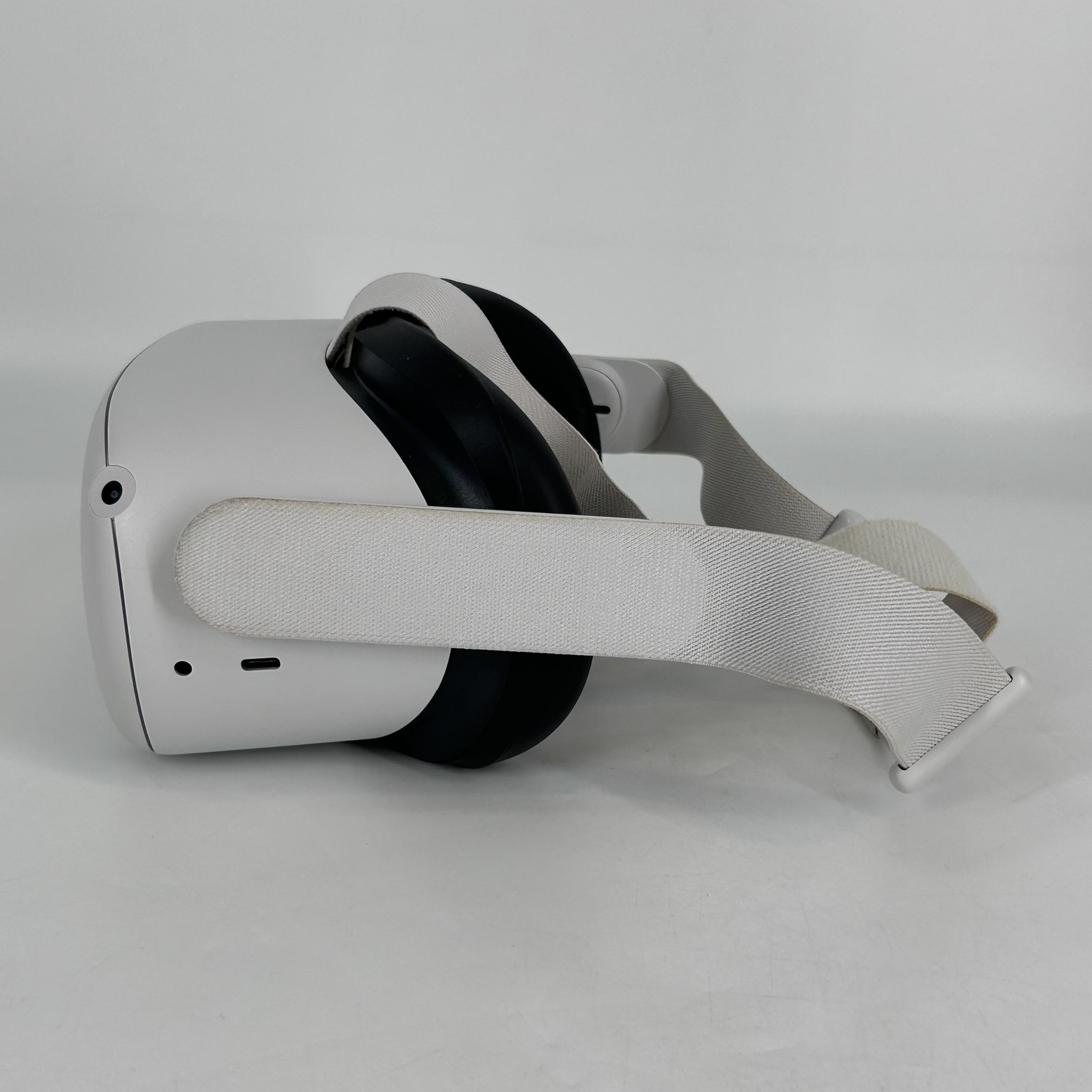 Meta Quest 2 VR Headset 256GB w/ Charger/Controllers/Regular Strap - Very Good