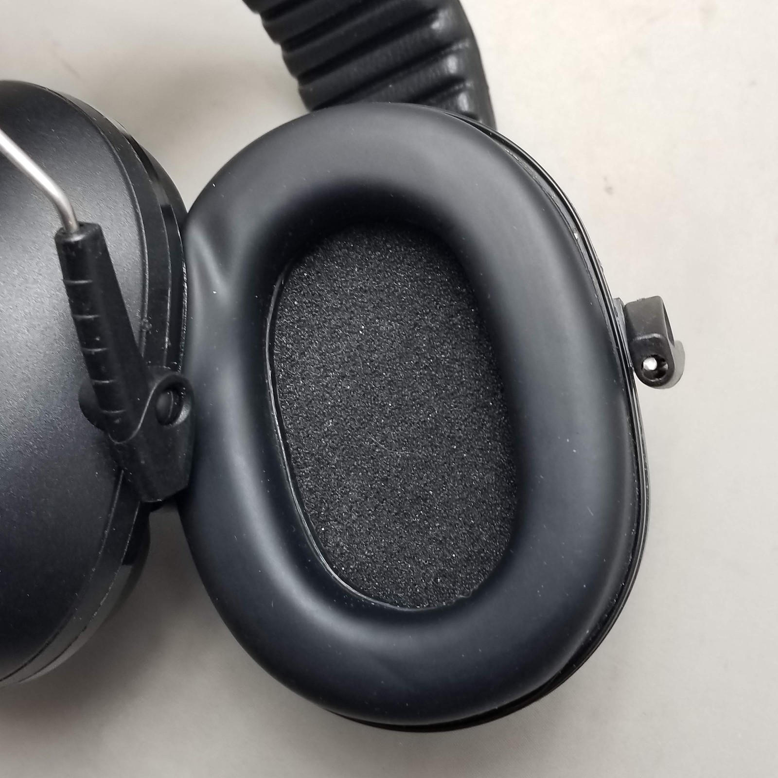 Safariland Impulse Range Kit Hearing Protection 26dB SNR Ear Muffs Adjustable