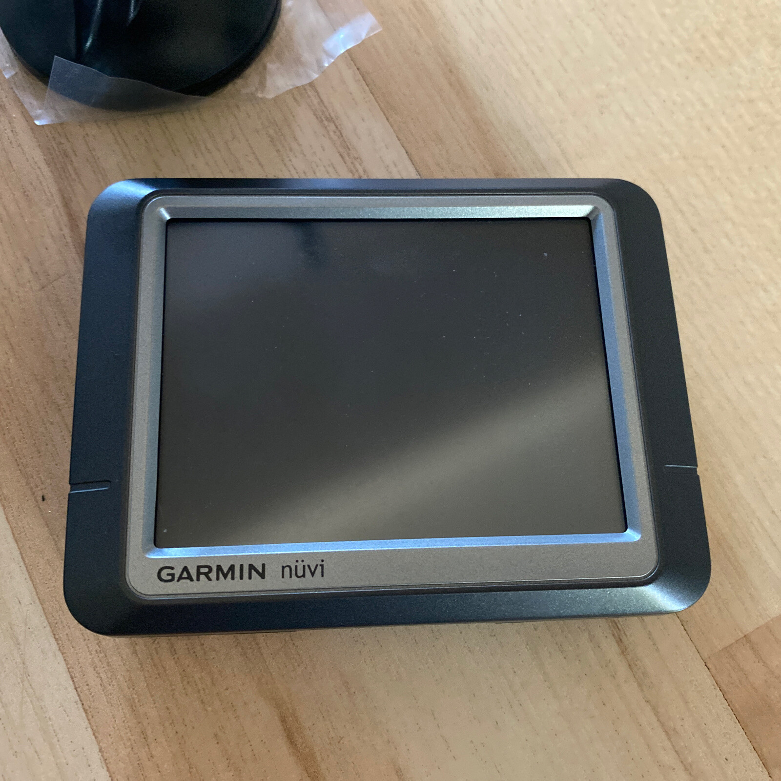 Garmin Nuvi (260W) GPS 4.3" Touchscreen Navigation System Charger Mount Bundle