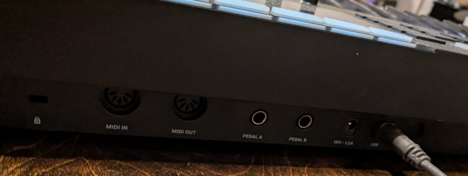 Native Instruments Komplete Kontrol S61 MK2 61-key Smart Keyboard Controller