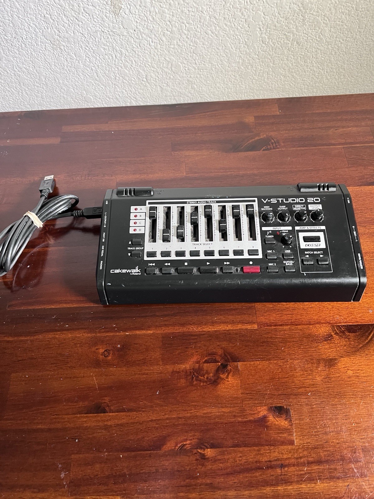 Cakewalk By Roland V-STUDIO 20 USB MIDI Audio interface Control Surface VS-20