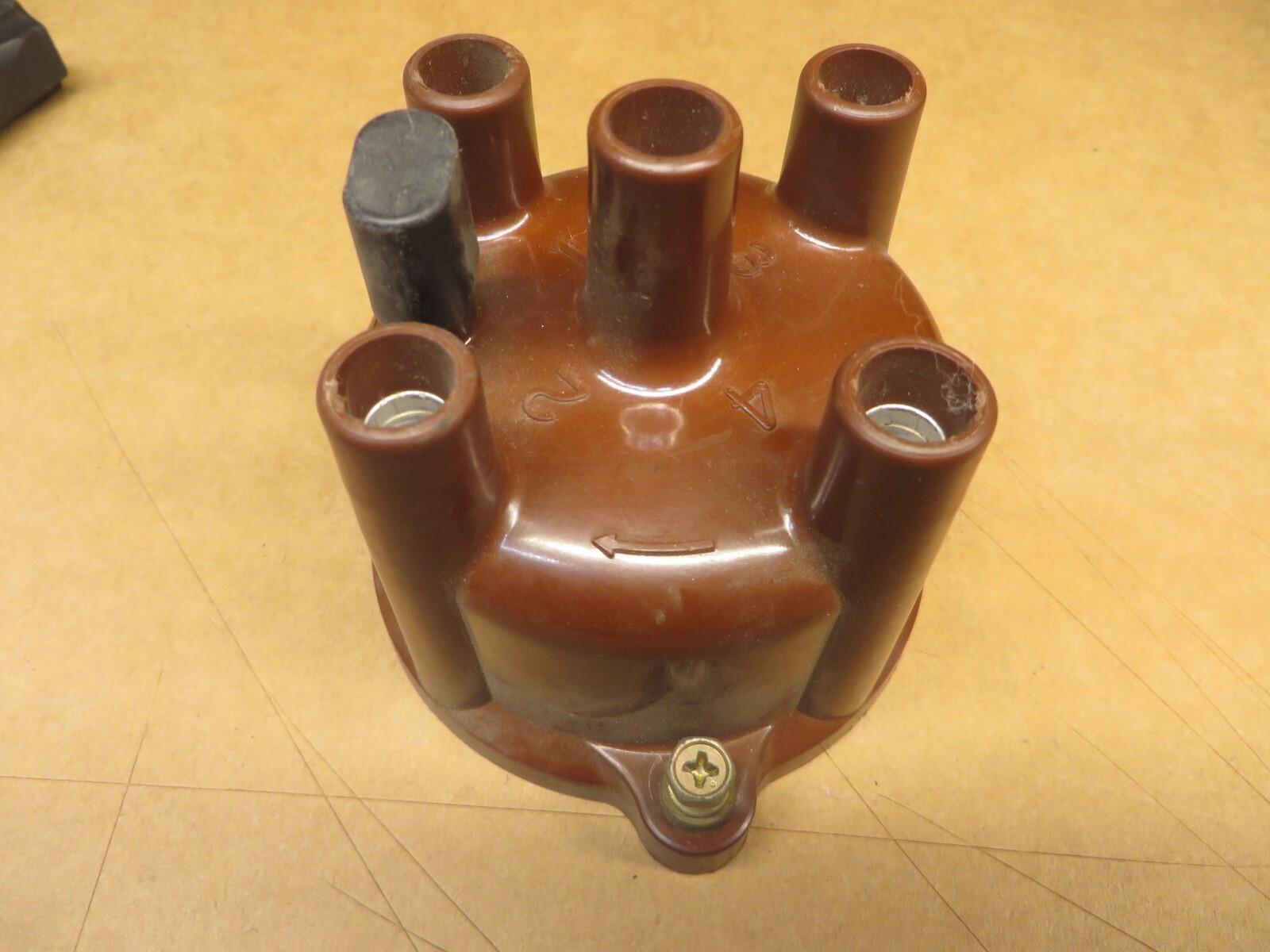 DISTRIBUTOR CAP replaces GM OEM # 12327002 vintage N O S fits LUV, I MARK