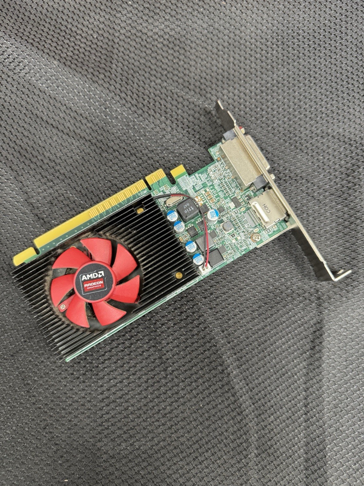 AMD Radeon R5 430 2GB E32-0405360-N41 - 2 Display Port *High Profile