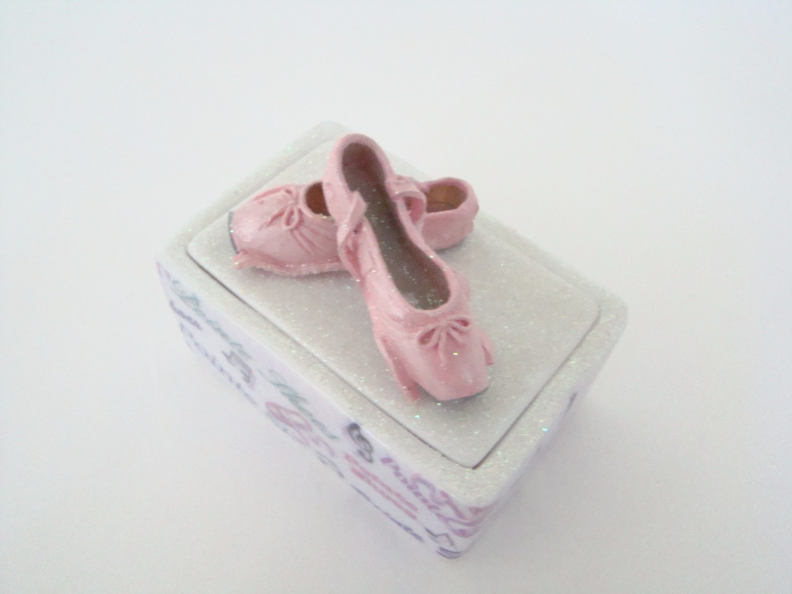 ENESCO Porcelain Trinket Box - Pointe Shoe Covered box