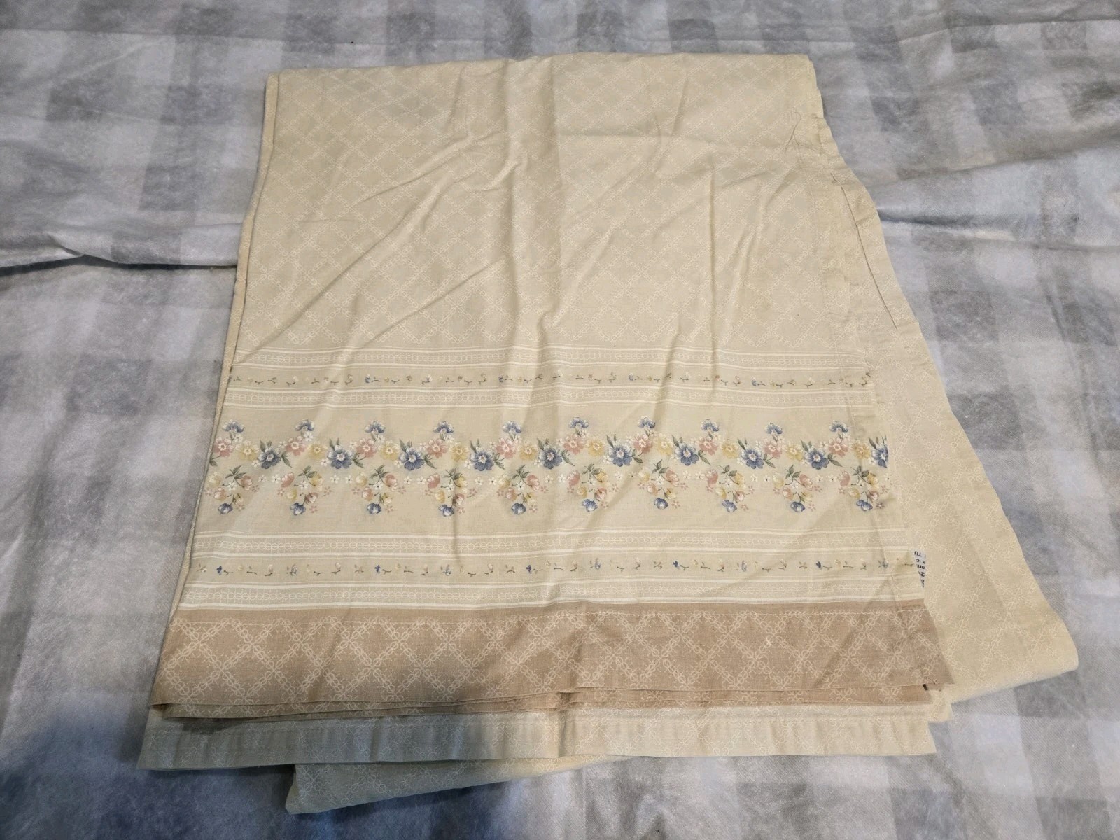 Vintage RN 64155 Full Bed Floral Flat Sheet 76 x 93"
