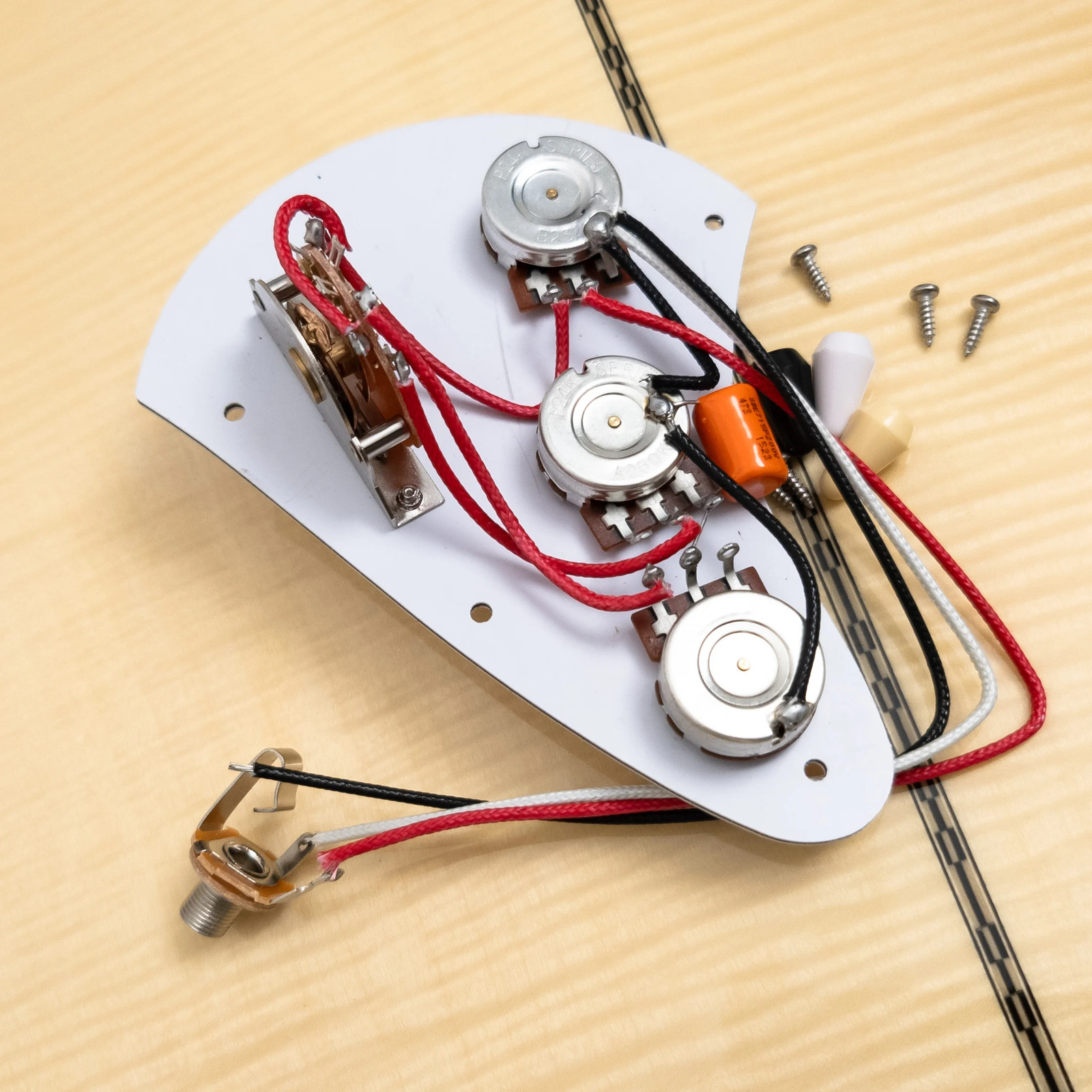 Prewired ST Guitar Pickguard Wiring Kit with 3x250K Brass CTS Pots For Fender