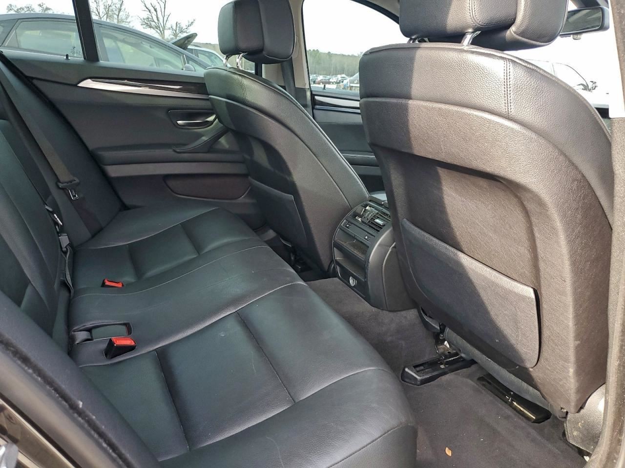 535I 2013 Glove Box 4950951