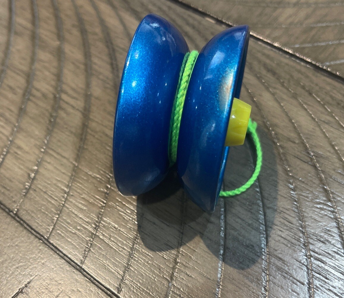 (Blue) CY Toys Yo-Yo Alloy Green String