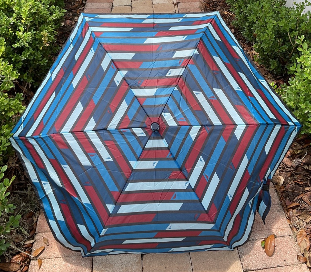 NAUTICA  UMBRELLA OVERSIZED 43 INCHES STRIPES BLUE BURGUNDY RETAIL-$25 NWT