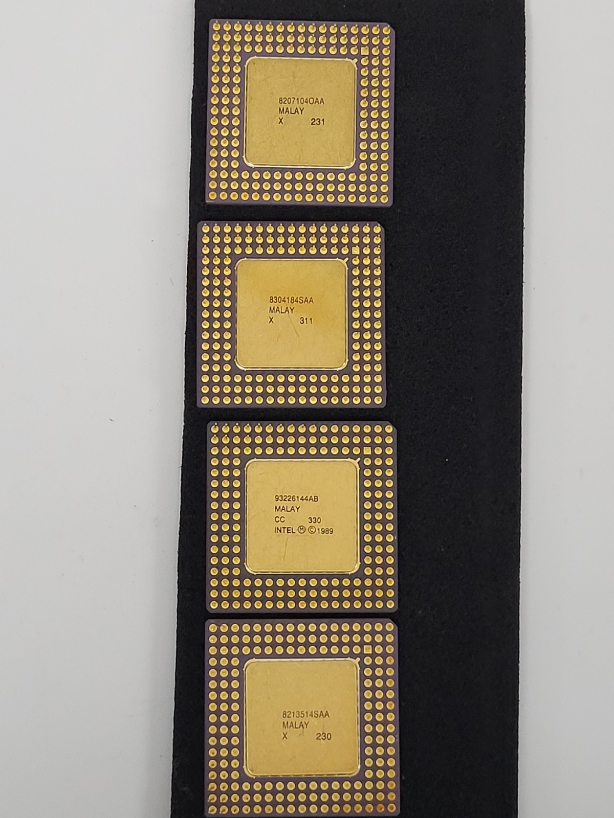 Vintage Intel i486 A80486DX-33 CPU Processor 33MHz, PGA168