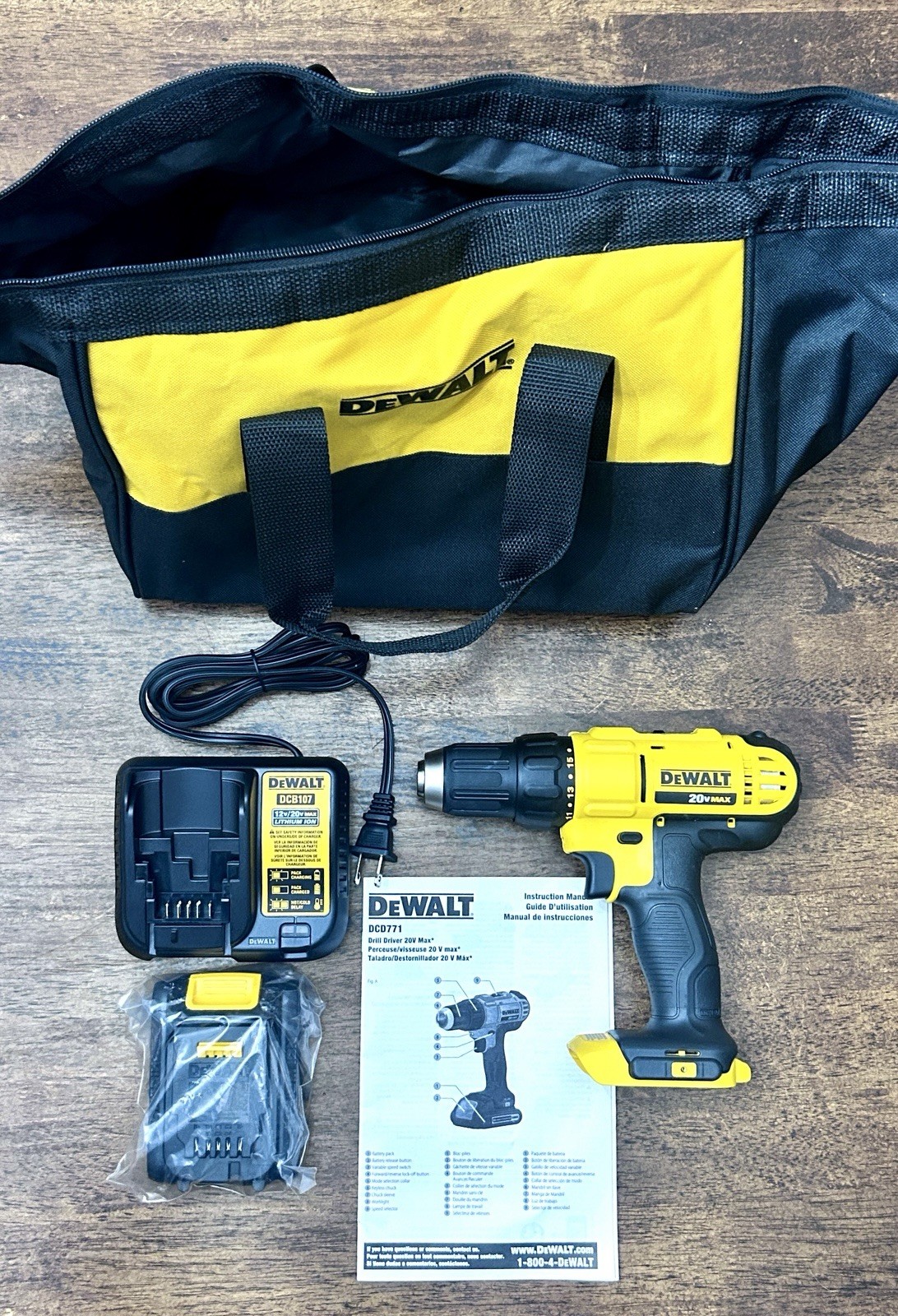 New DEWALT 20V MAX 1/2 Cordless Drill Driver Kit With Battery/Charger/Bag DCD771