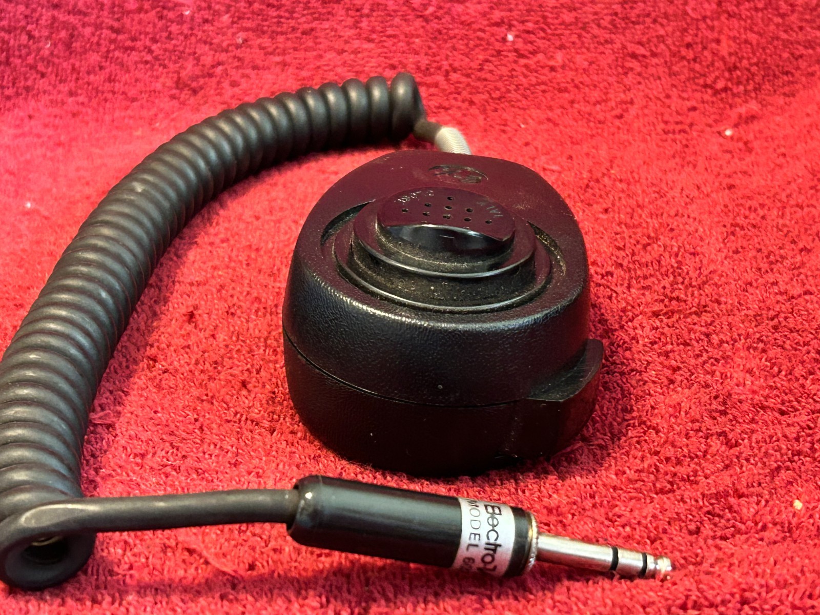 ELECTRO-VOICE MODEL 602T TRANSISTORIZED NOISE CANCELLING HANDHELD MICROPHONE