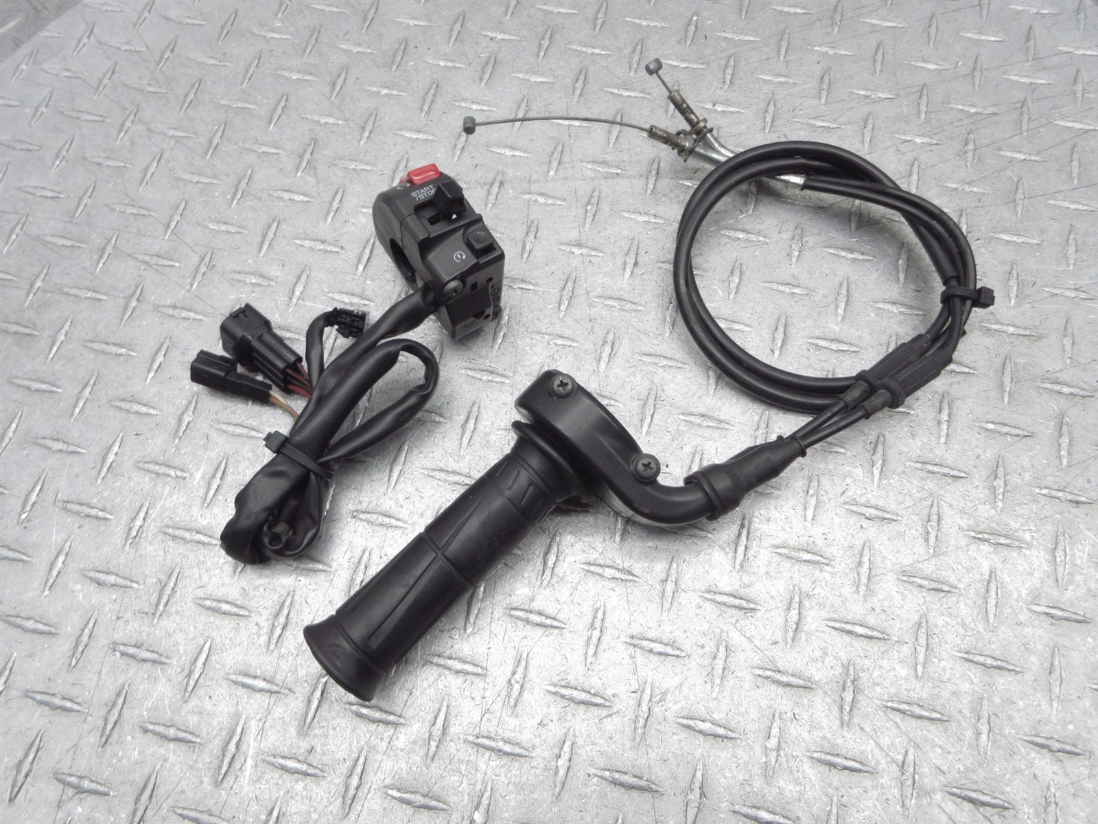 2011 11-15 Kawasaki ZX10R ZX1000 ZX1000D ZX10 Right Switch Throttle Control Grip