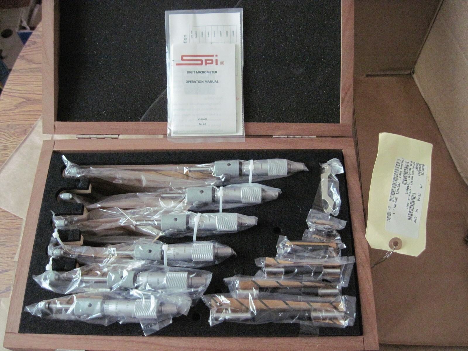SPI 17-736-0 Outside Micrometer Set, 0-6", Certificate, NEW in Imperfect Box