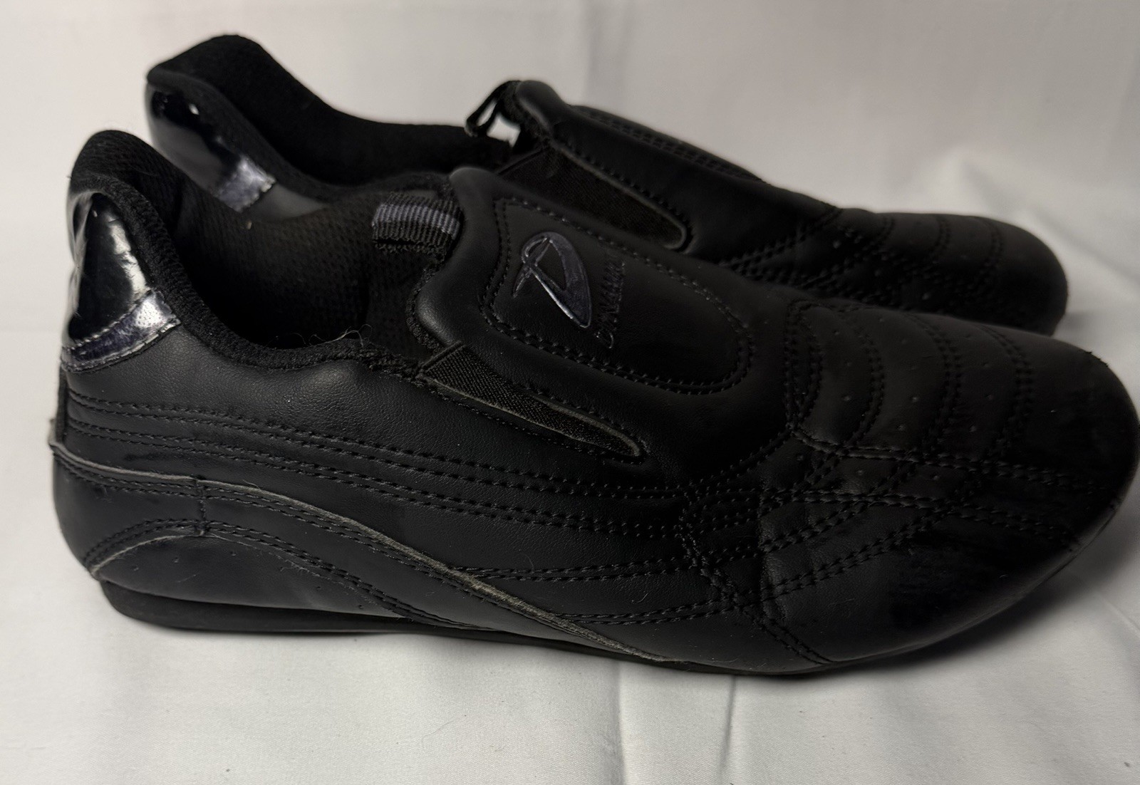 Dynamics Black Martial Arts Shoes Boys Size 5