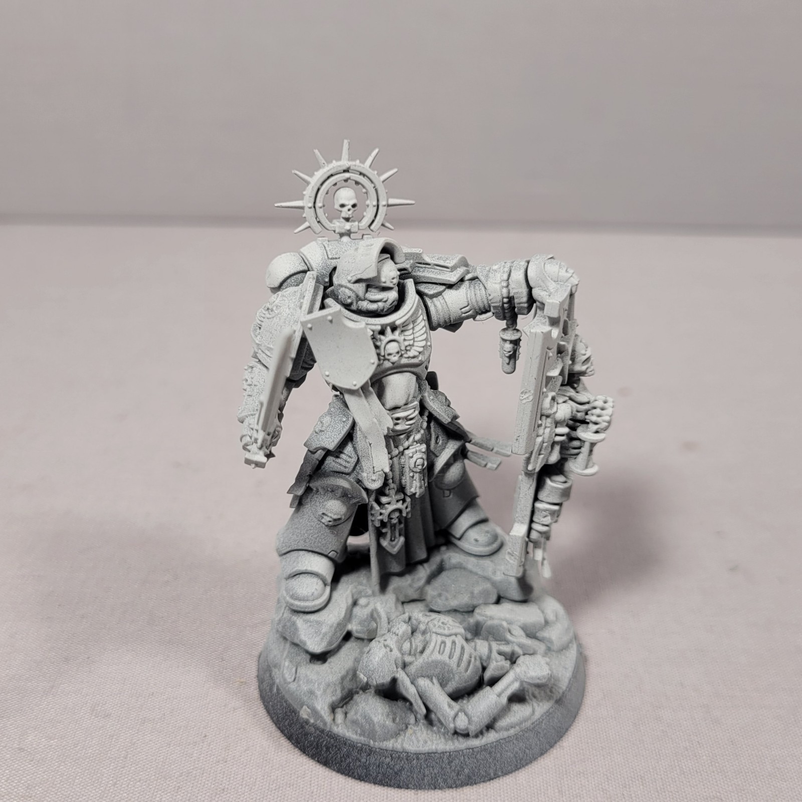 Captain with Relic Shield Space Marines Warhammer 40k Games Workshop