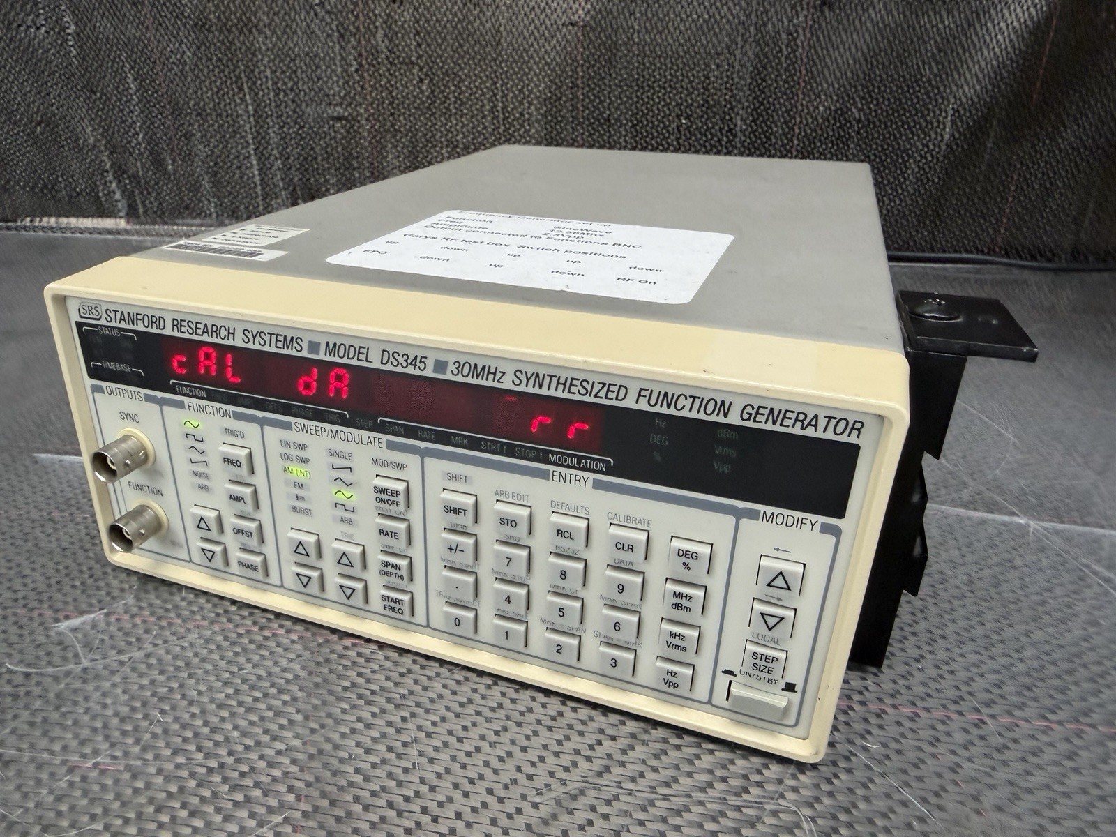 Stanford Research Systems DS345 30MHz Synthesized Function Generator