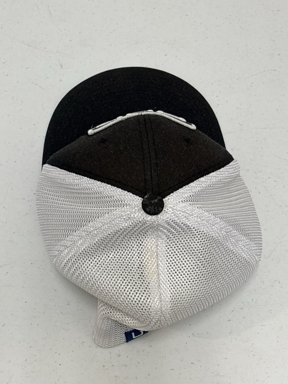 Huk Flexfit Mesh Trucker Hat L-XL Black White Fishing Cap Breathable Logo