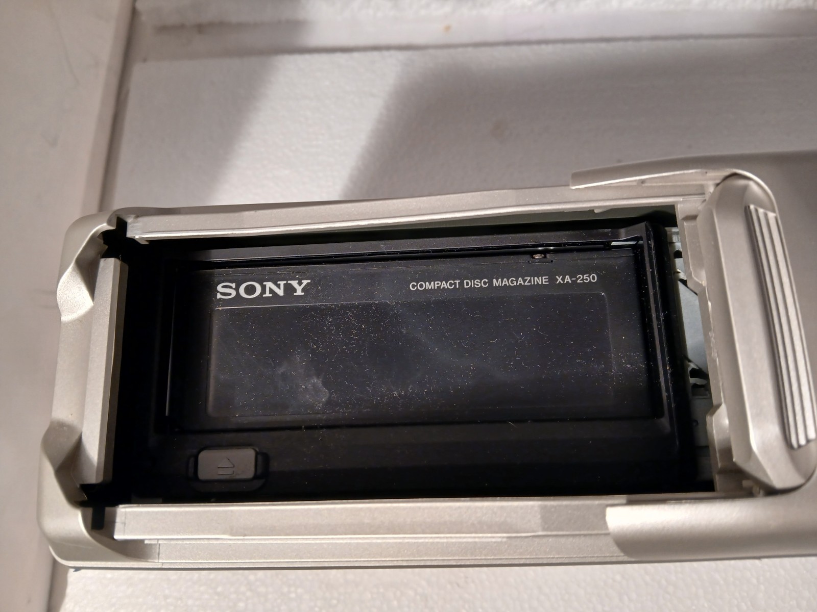 Vintage Sony 10 CD Changer CDX-505RF Untested