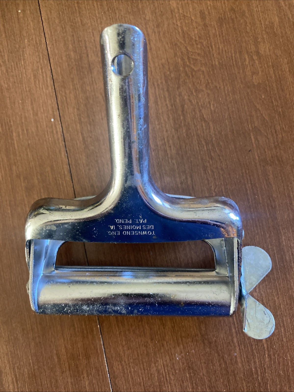 Vintage Townsend Fish Skinner