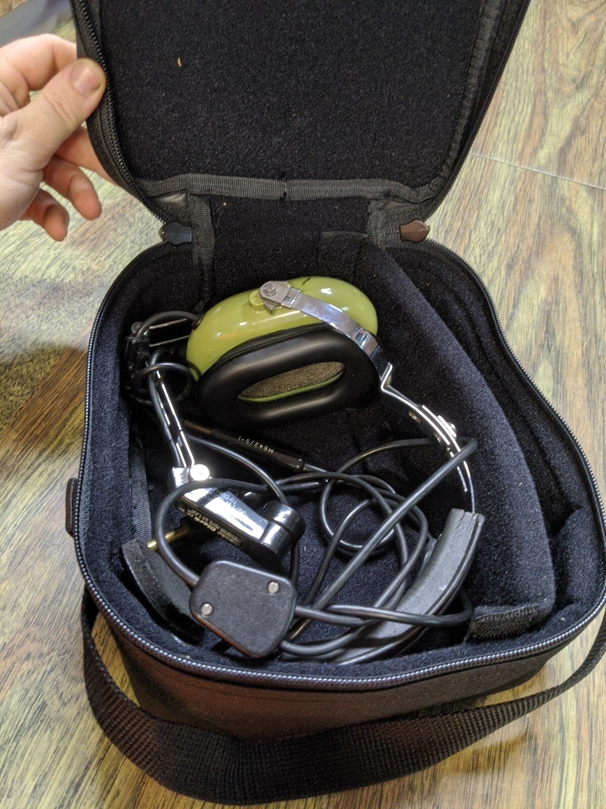 David Clark Model H10-91 Aviation Headset SEE DESCRIPTION