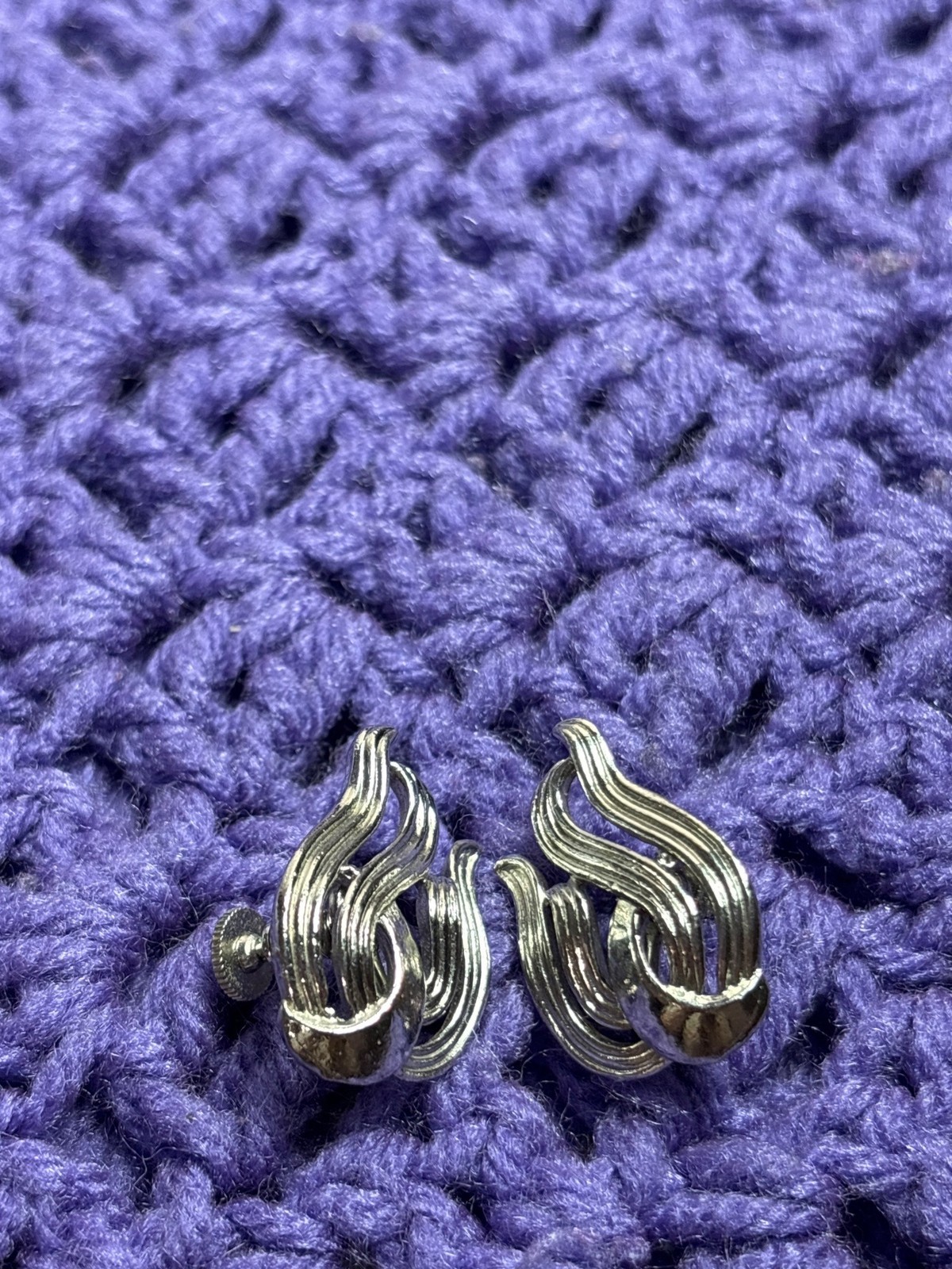 Vintage Abstract Silvertone Screw Back 1 1/8 inch