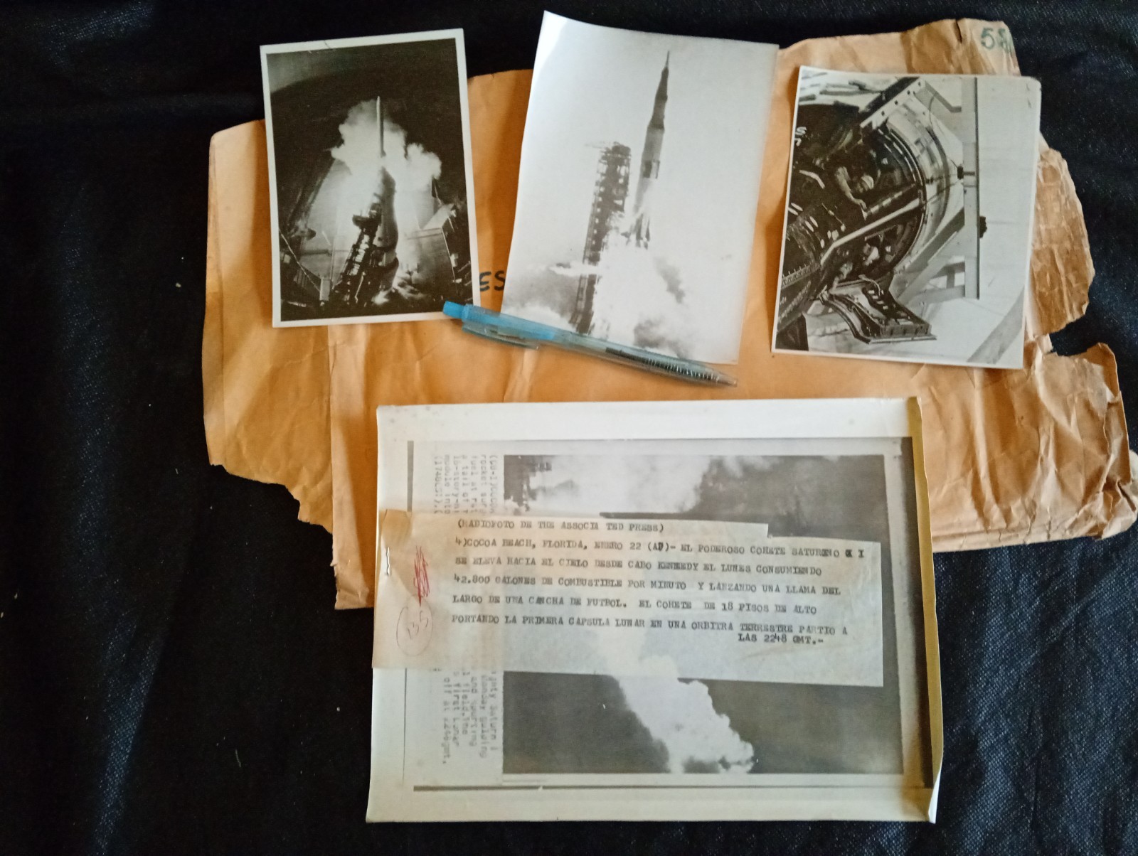 Vintage 1960s NASA Space Program Press Archive - 16 Photos & 5 Negatives - DHL