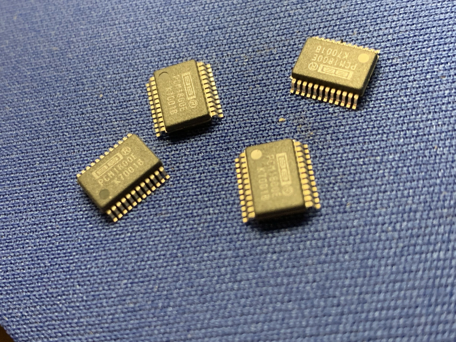 PCM1800E BURR-BROWN Sngl-End Analog Inp 20-Bit Stereo ADC 24-SSOP SMT NEW QTY-1