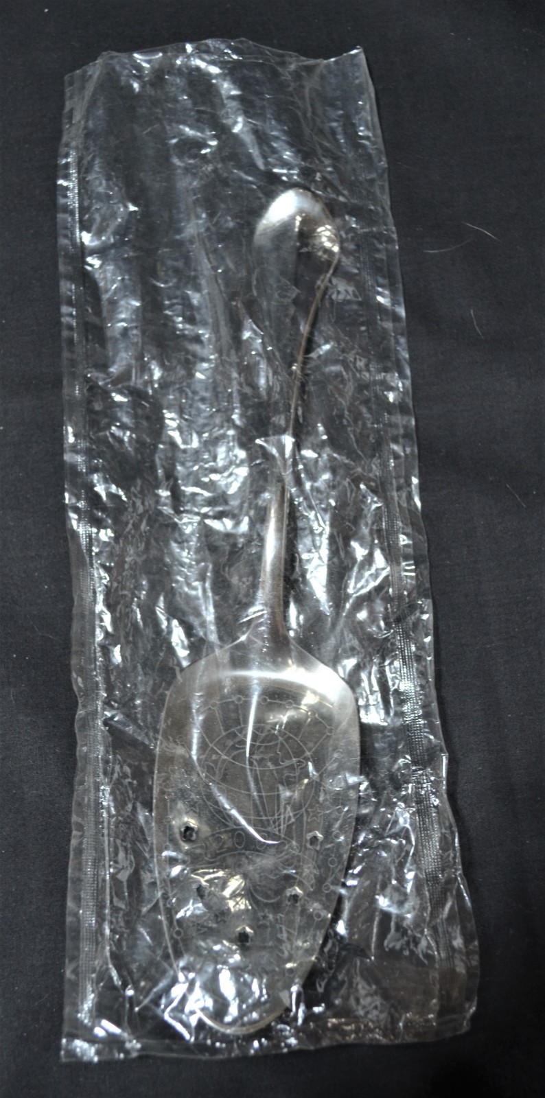 Oneida CAPELLO Stainless Pierced Millenium 2000 Years Pie Cake Server