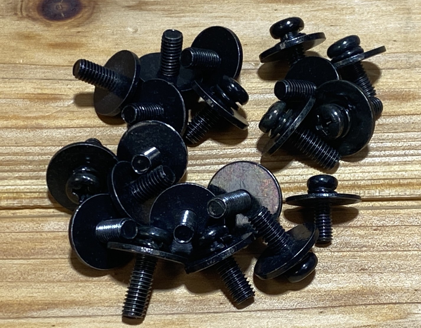 20 Black M5 Drum Lug Screws